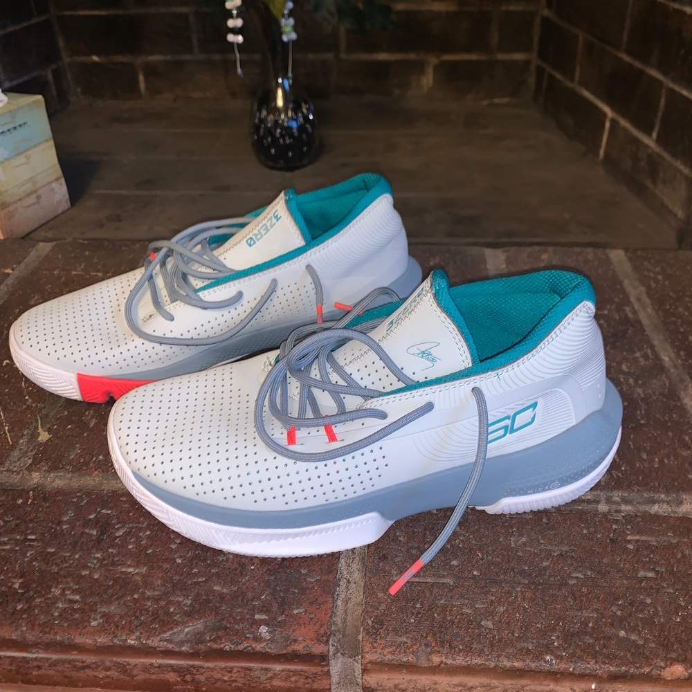 Under Armour SC 3ZERO III Curry Camp B-ball shoes